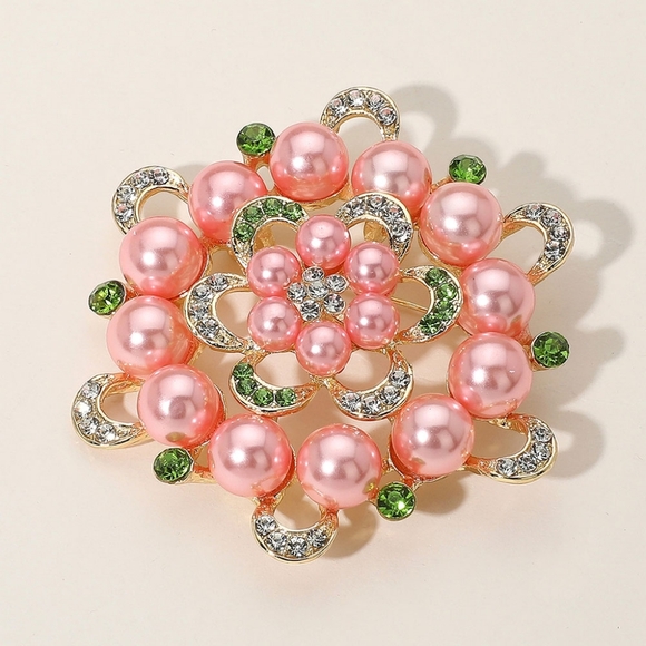 Jewelry - Round Crystal Pearl Flower Pin Brooch